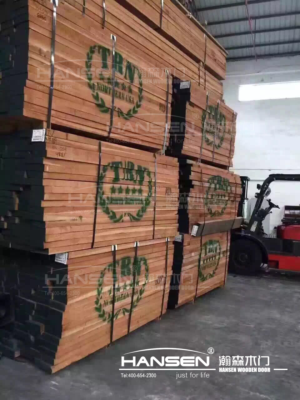 为什么瀚森木门选用进口木材?